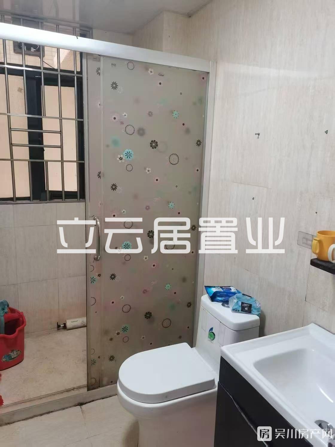 出租第一城全小區(qū)最便宜的一套租房2室1廳1衛(wèi)65平米僅需700元