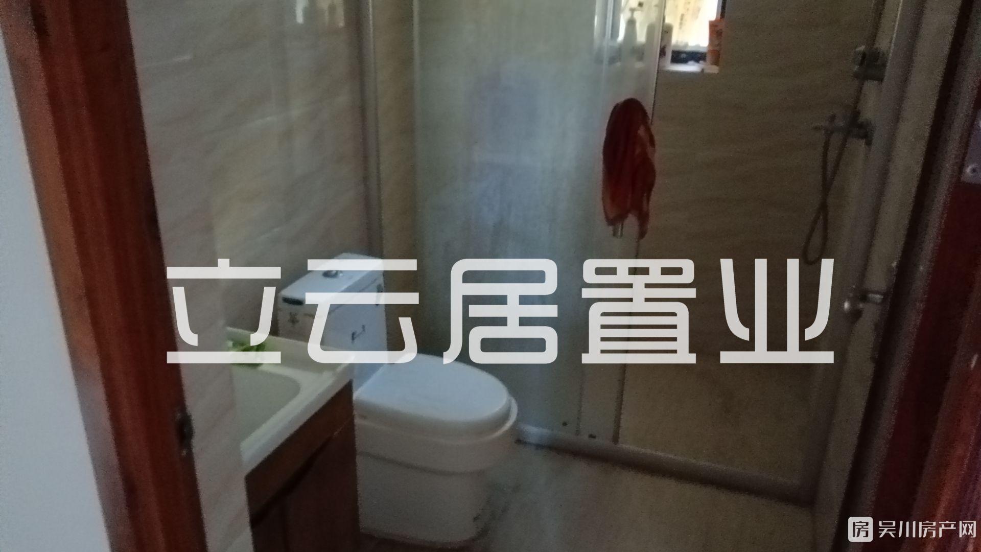 出租第一城4室2廳2衛(wèi)129平米1600元/月住宅