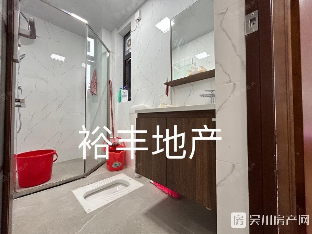 58萬出售壹號(hào)公館精裝3房2衛(wèi)