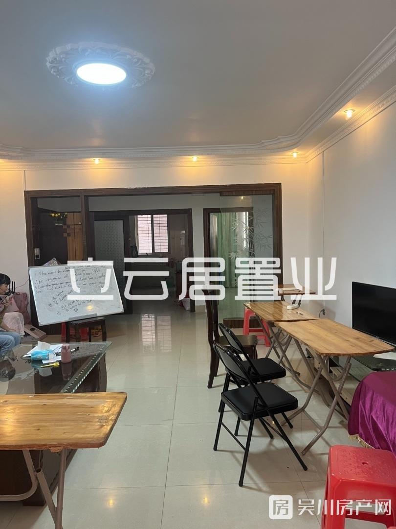 福潤花園3室2廳2衛(wèi)142平米48萬入讀新華小學(xué)