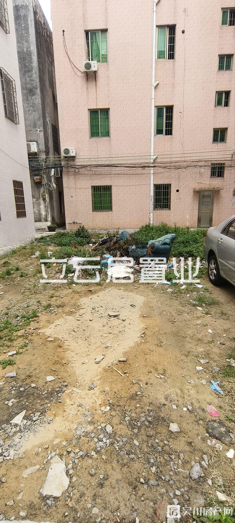 出售沿江區(qū)域地皮100平米170萬住宅