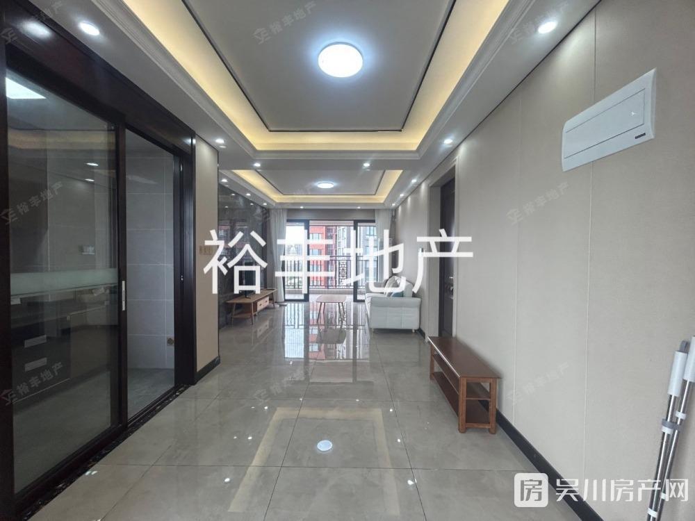 財(cái)富海岸3室2廳1衛(wèi)99平米1800元/月
