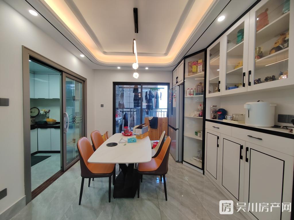 62萬出售金沙廣場(chǎng)雙陽臺(tái)全屋定制新凈3房