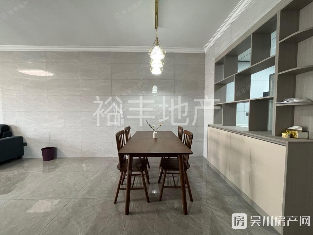 拎包入住，出租匯景藍(lán)灣4室2廳1衛(wèi)115平米2000元/月住宅