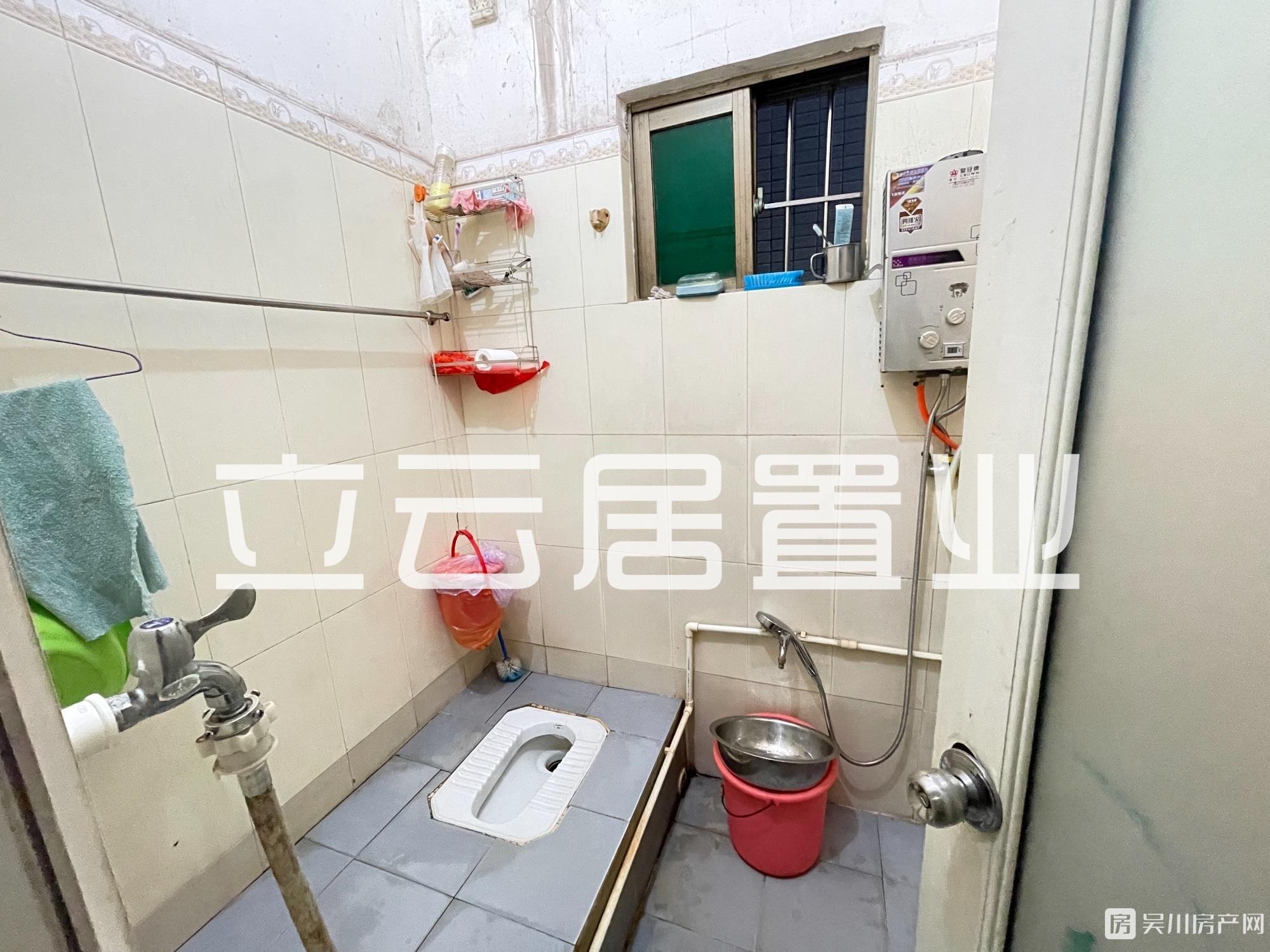 出售梅錄頭私人屋 門前8米路83平米180萬住宅