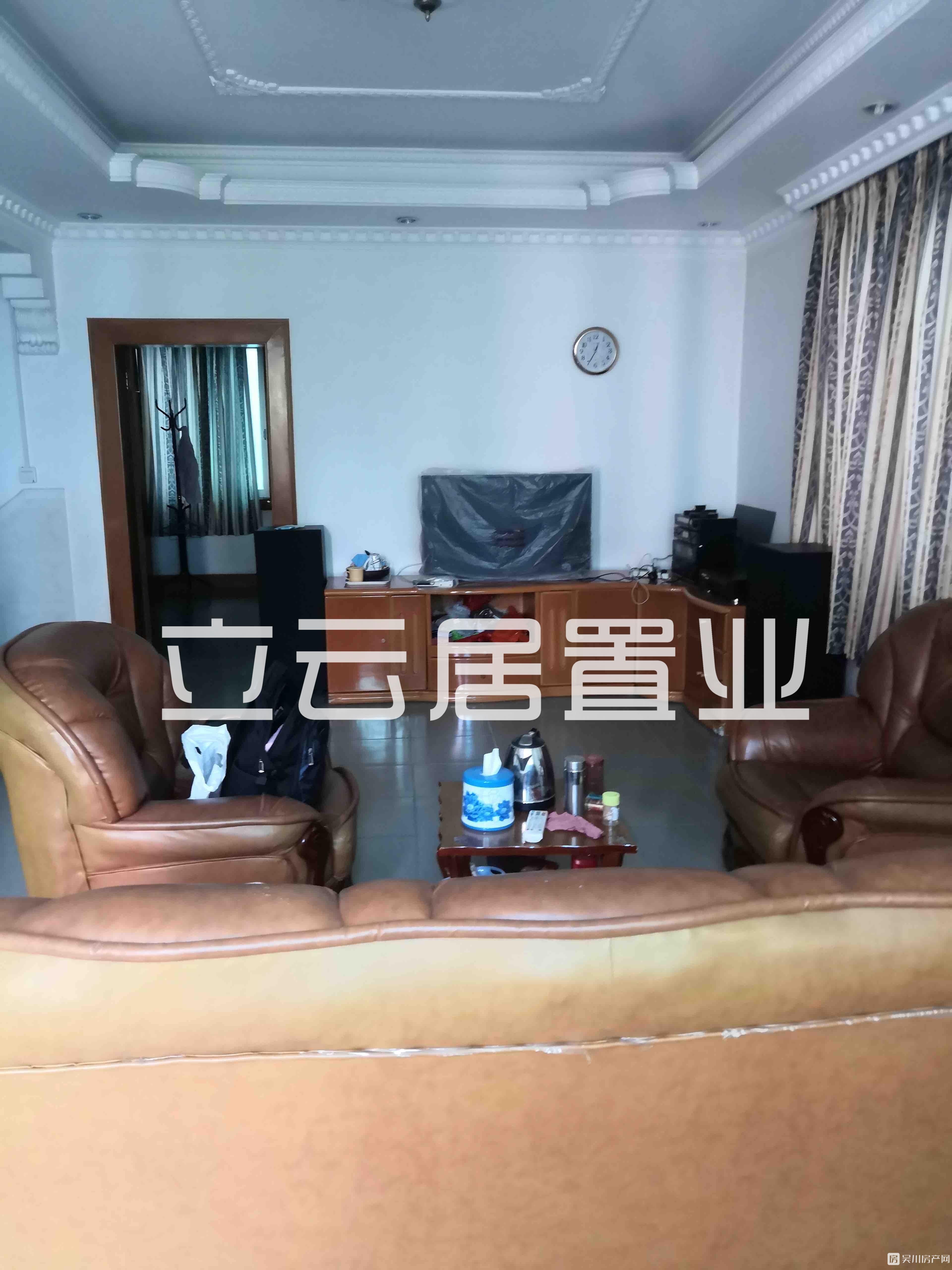 出售私人屋6室3廳3衛(wèi)72平米130萬(wàn)住宅