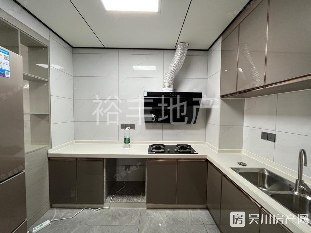 拎包入住，出租匯景藍(lán)灣4室2廳1衛(wèi)115平米2000元/月住宅