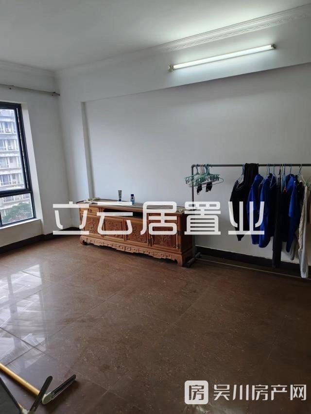 出售同德城3室2廳2衛(wèi)133平米50萬住宅