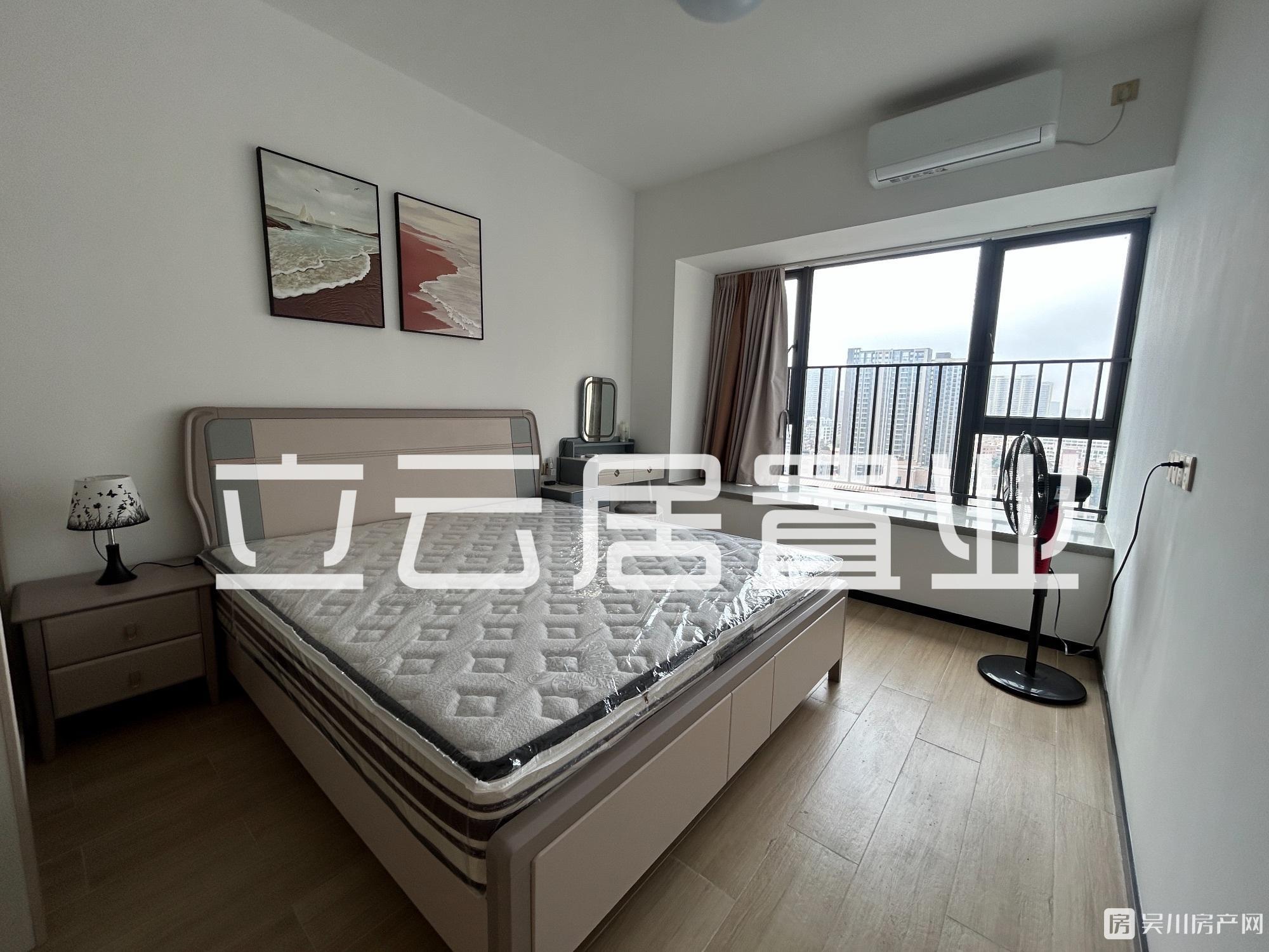 出售時(shí)代廣場3室2廳2衛(wèi)95平米83.8萬住宅