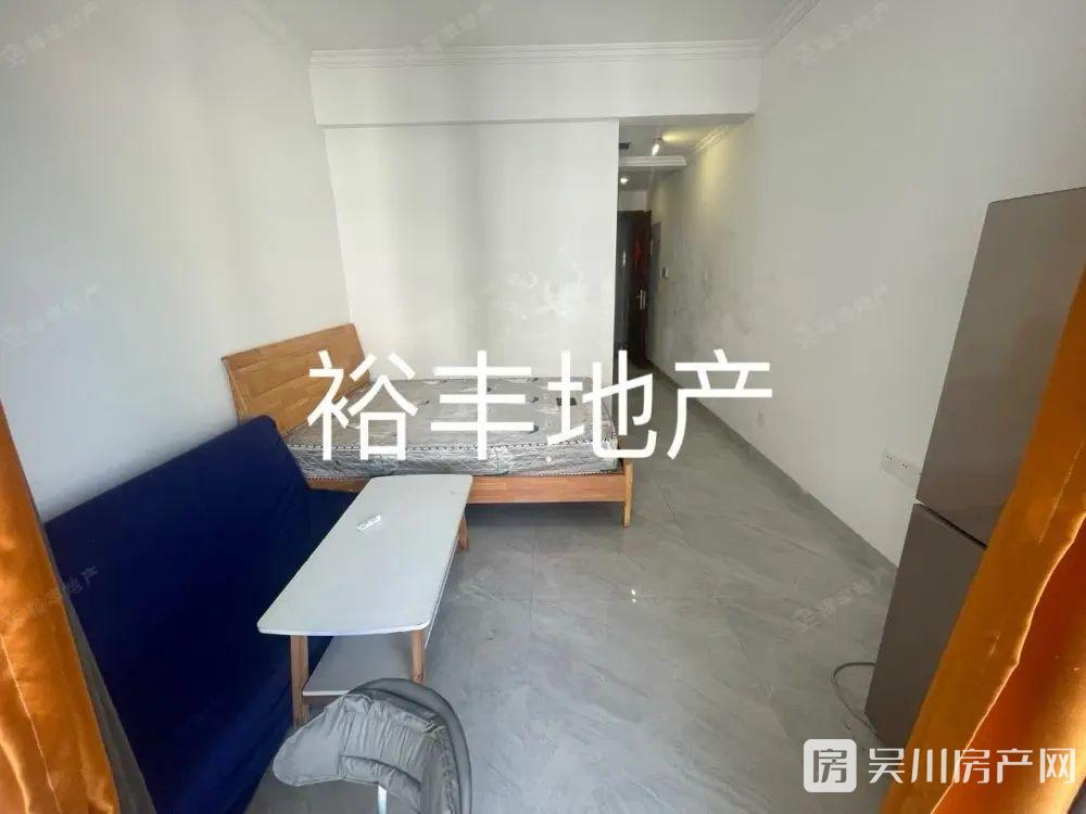 出租名雅居 學(xué)府里1室1廳1衛(wèi)30平米800元/月住宅