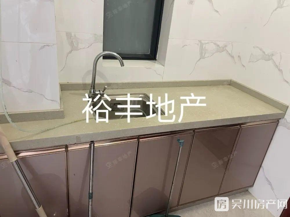 出租名雅居 學(xué)府里1室1廳1衛(wèi)30平米800元/月住宅