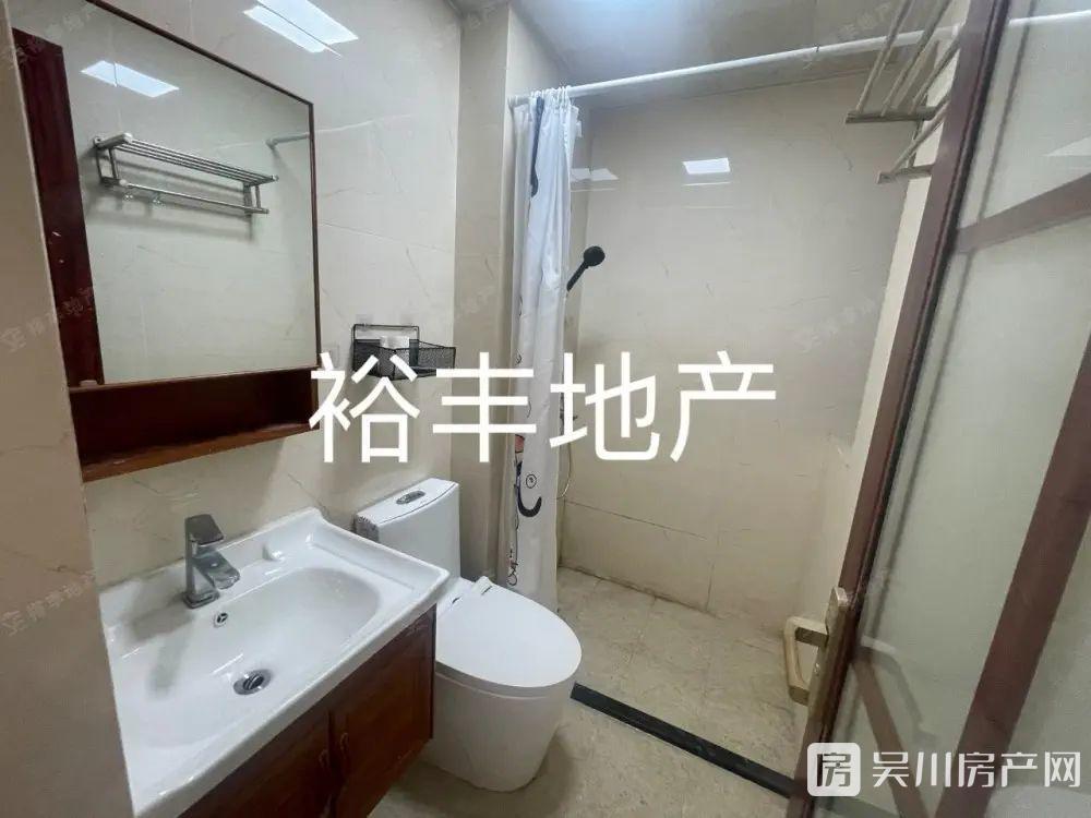 出租名雅居 學(xué)府里1室1廳1衛(wèi)30平米800元/月住宅