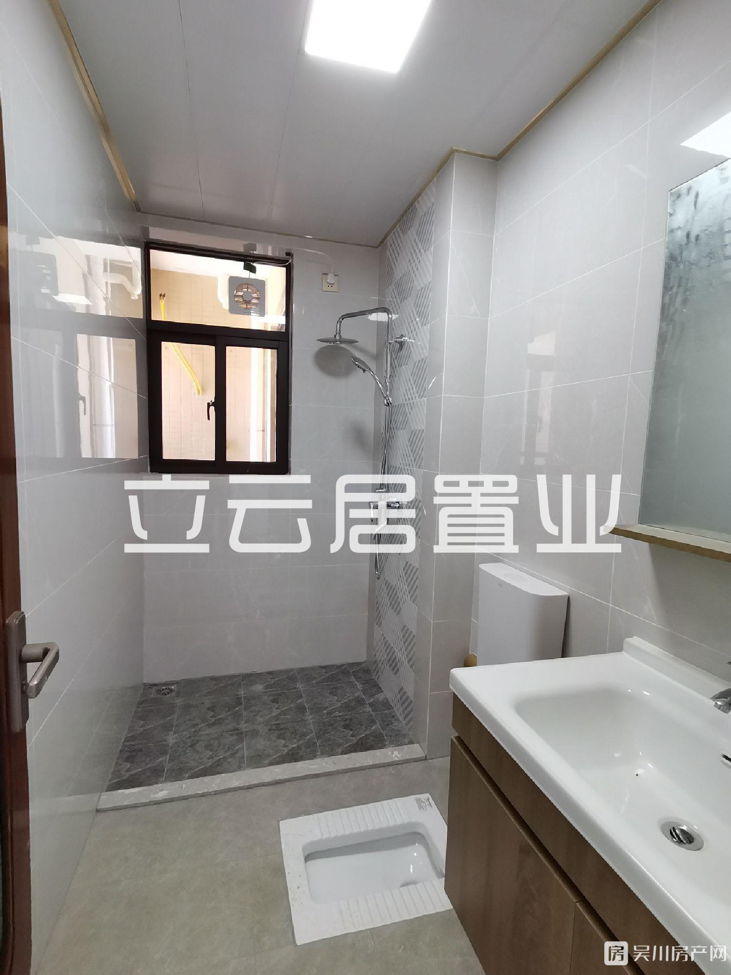 出售華和南國(guó)茗苑5室2廳2衛(wèi)126平米113萬(wàn)住宅
