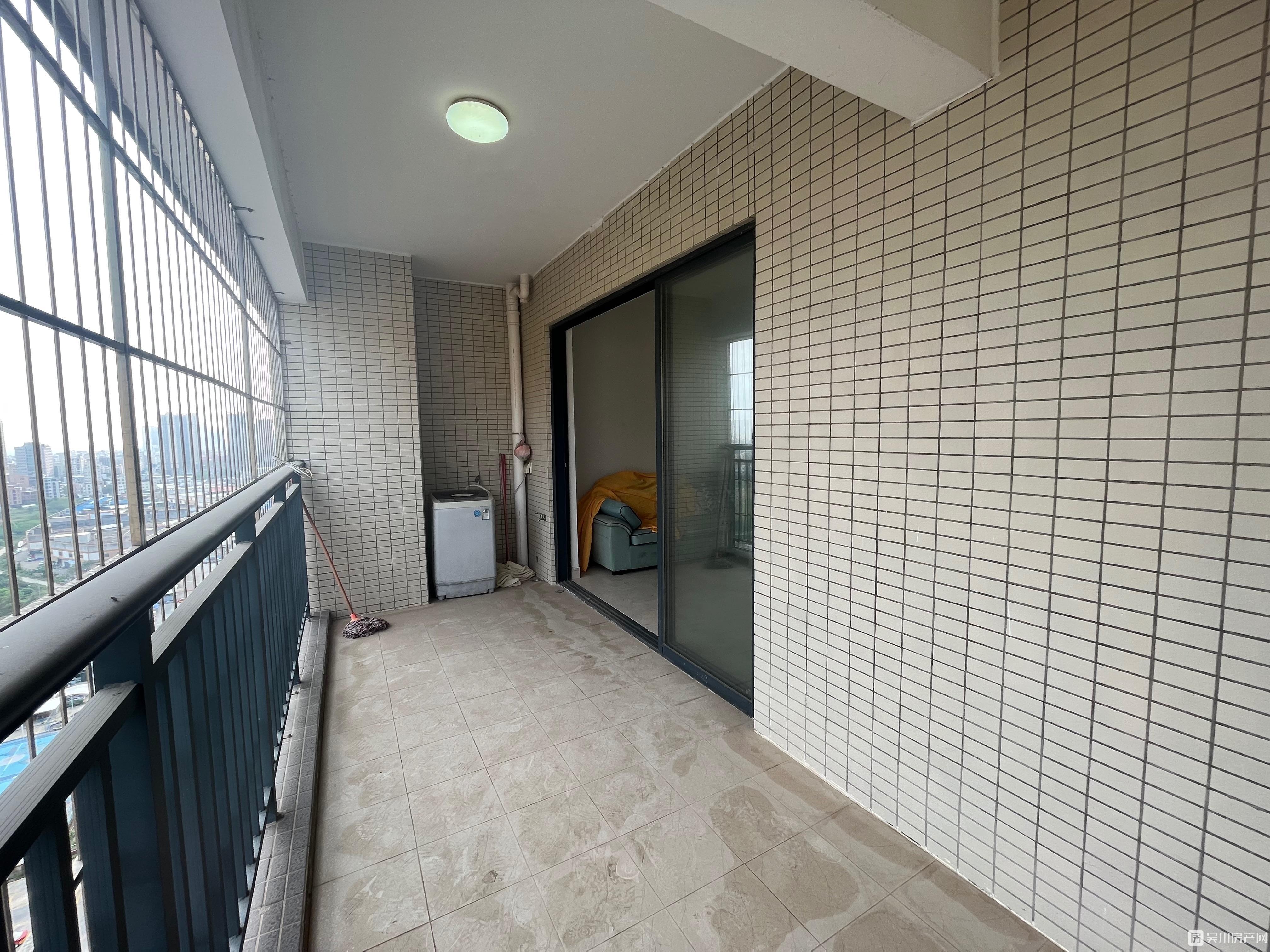 出租廣成 中央公館5室2廳2衛(wèi)136平米1300元/月住宅