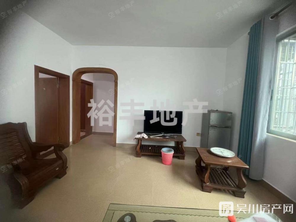 梅菉區(qū)域 長(zhǎng)壽市場(chǎng)附近出租3室2廳1衛(wèi)100平米900元/月住宅