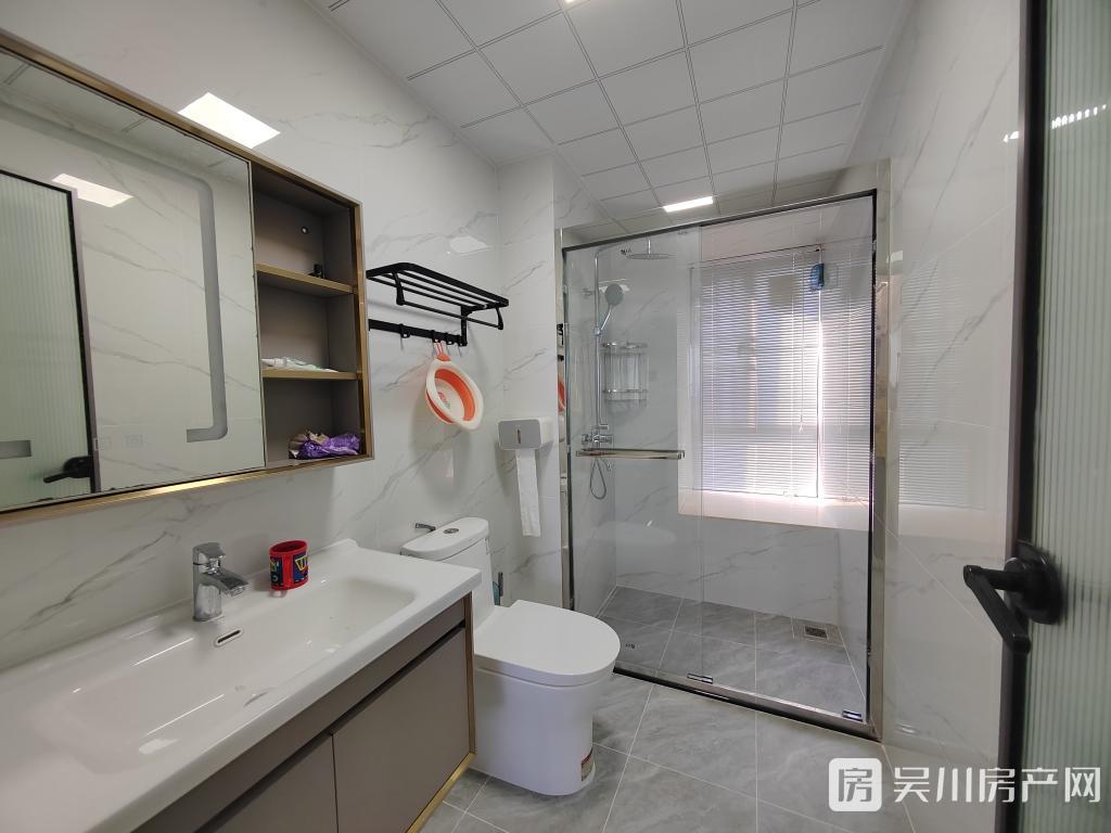 62萬出售金沙廣場(chǎng)雙陽臺(tái)全屋定制新凈3房