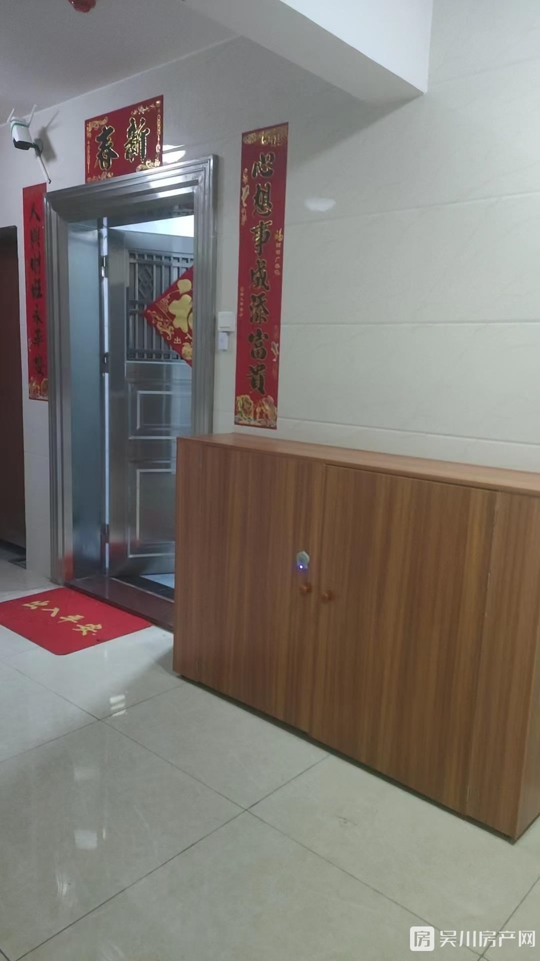 出租海景苑5室2廳2衛(wèi)145平米2300元/月住宅