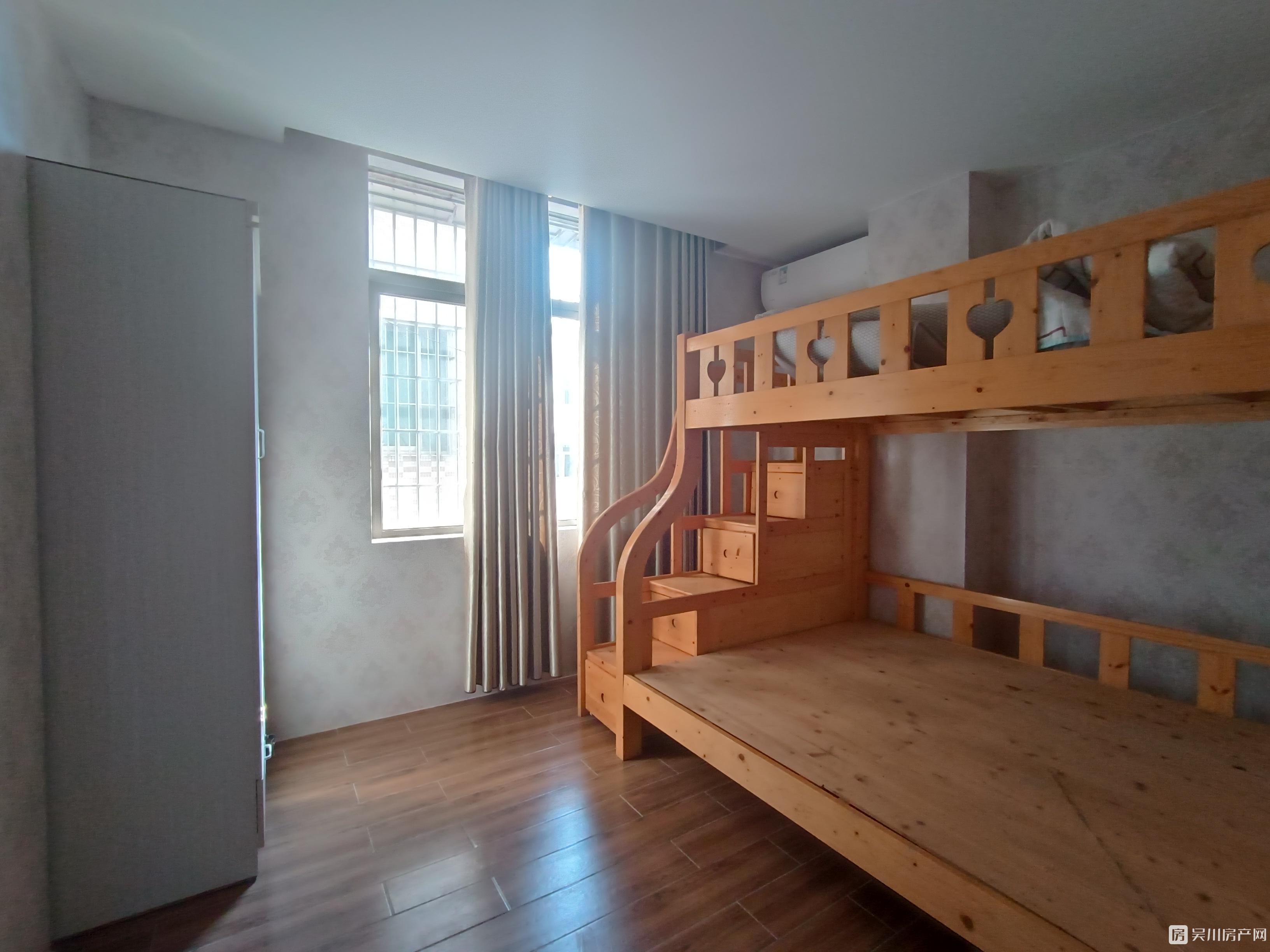 出租海濱中心小學(xué)附近880元/月住宅