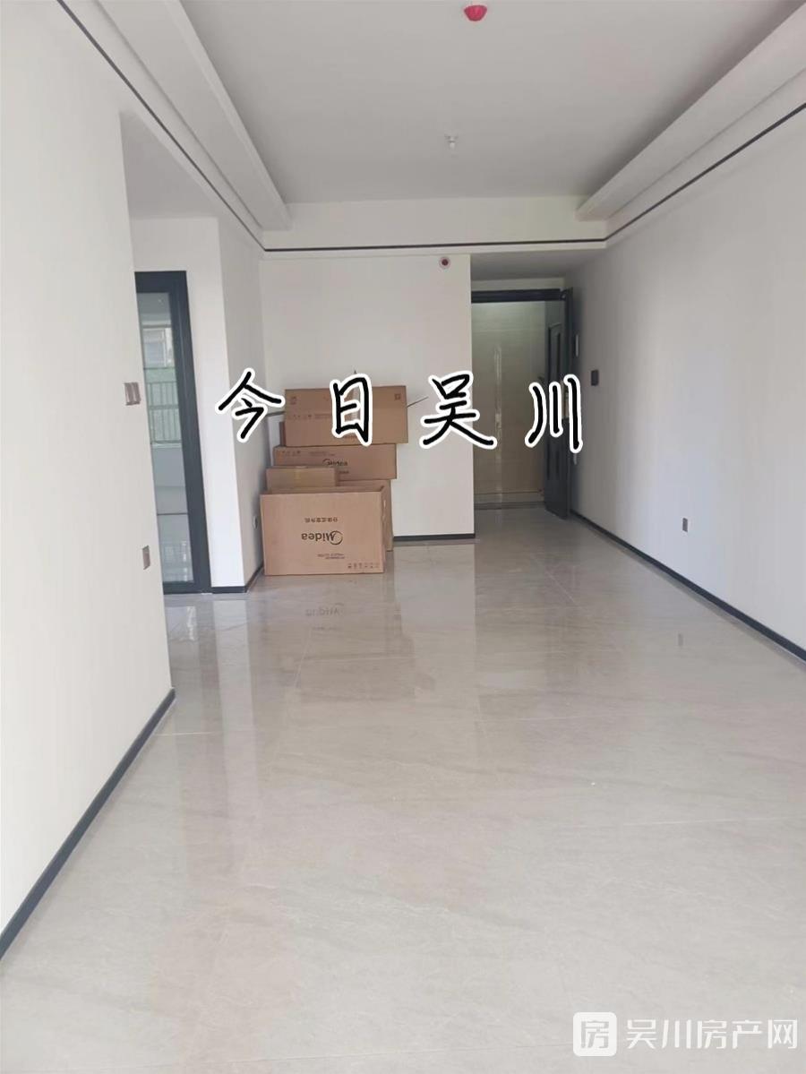 出租裕達(dá)豪庭精裝2房，全新首租，位置優(yōu)越，小區(qū)內(nèi)花園綠化優(yōu)美，環(huán)境舒適