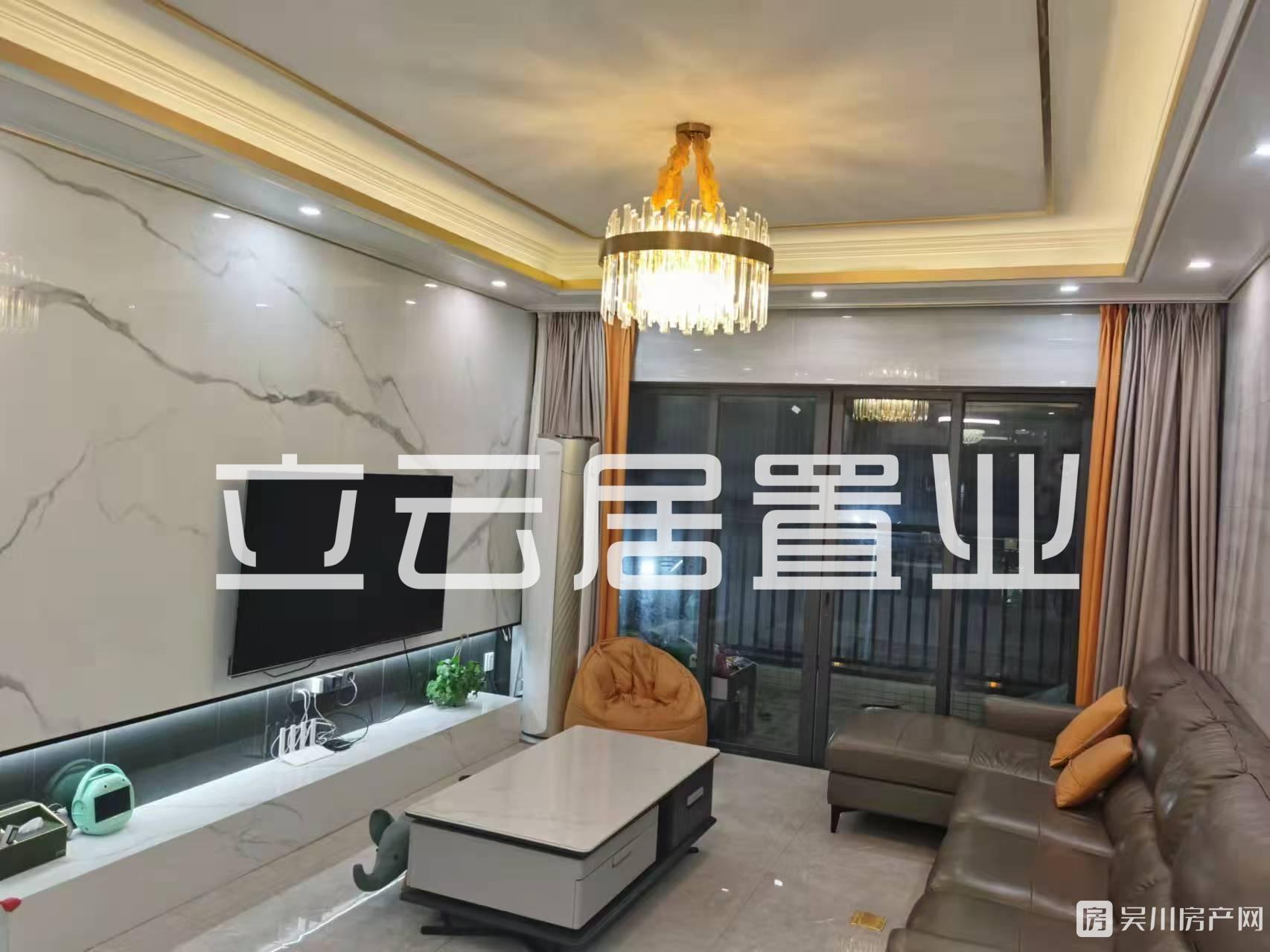 出售金沙广场豪华4房，南北对流双阳台，证件齐全，可入读吴川第一小学
