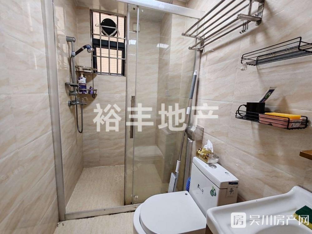 出售吳川第一城2室2廳1衛(wèi)65平米35.8萬(wàn)!