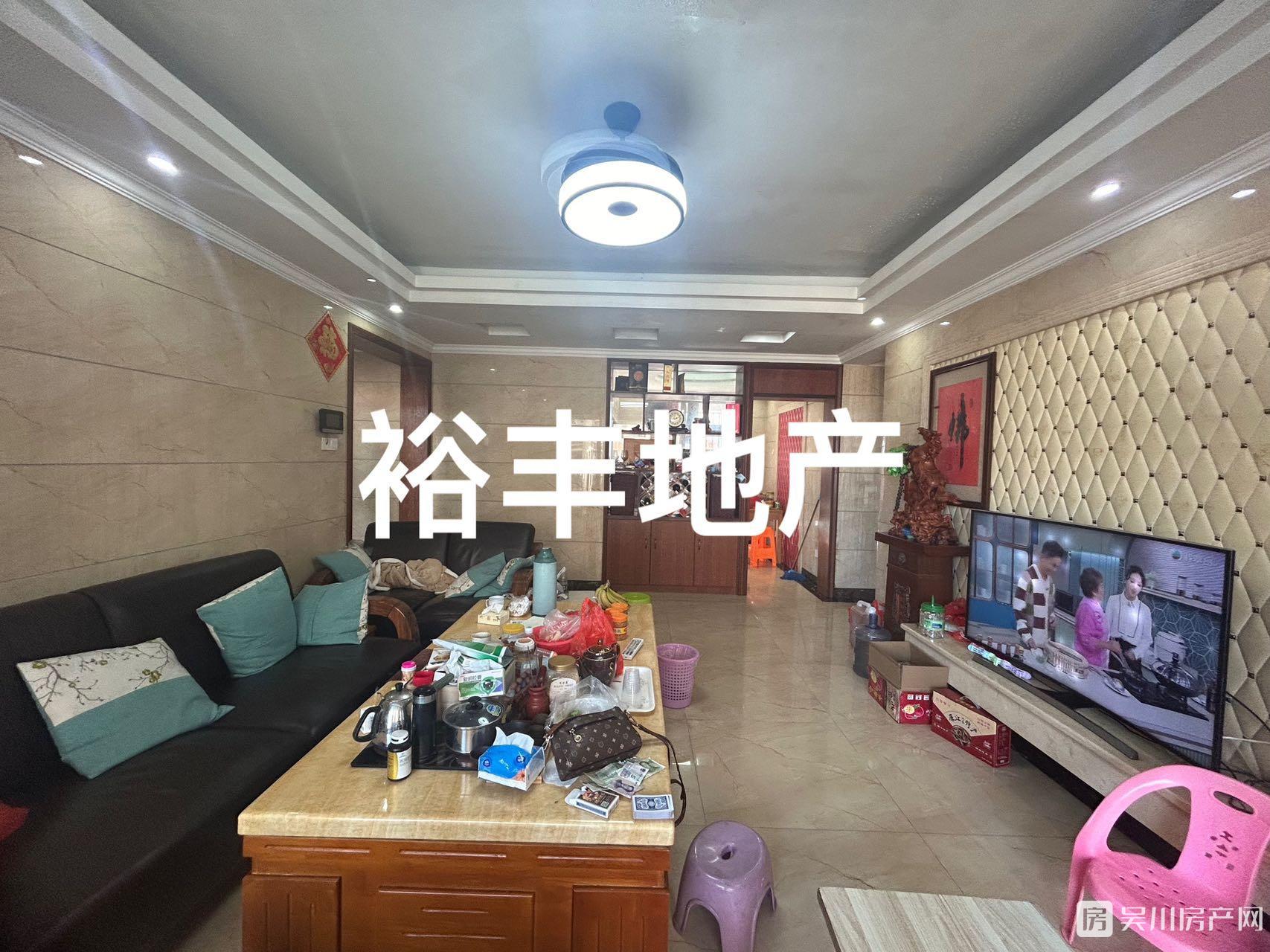 出售海岸 萬(wàn)和城4室2廳2衛(wèi)147平米88萬(wàn)住宅