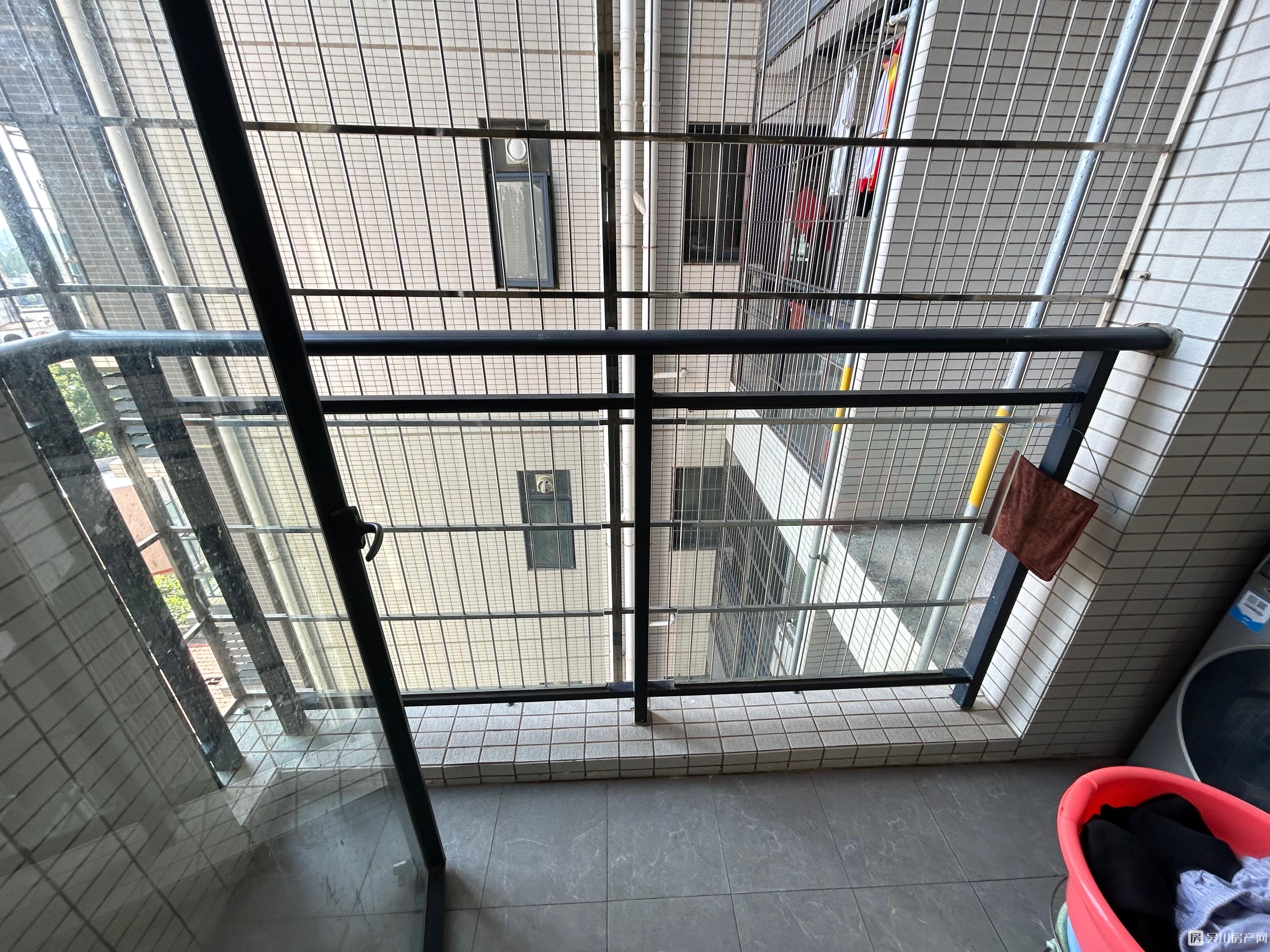 真圖實(shí)價(jià) 49萬出售名雅居2房，豪華裝修全屋定制