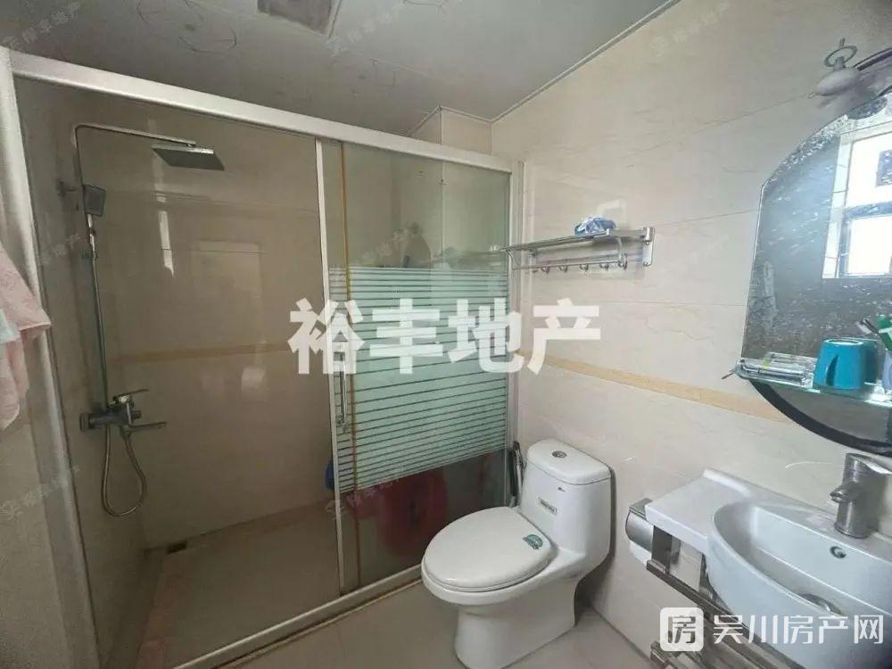 真房實拍出售同德城4室2廳2衛(wèi)156平米65.8萬住宅