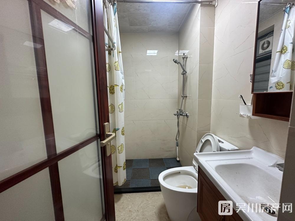 出租名雅居 學(xué)府里1室1廳1衛(wèi)30平米900元/月住宅