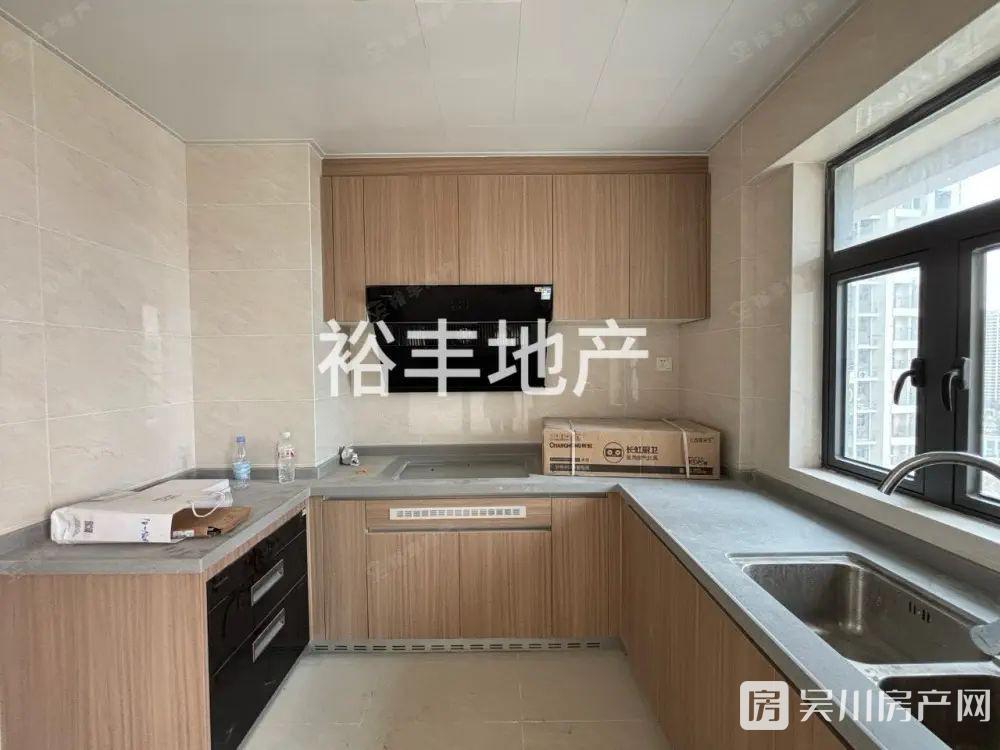 真房實(shí)拍出售敏捷 金玥府5室2廳2衛(wèi)125平米68萬(wàn)住宅