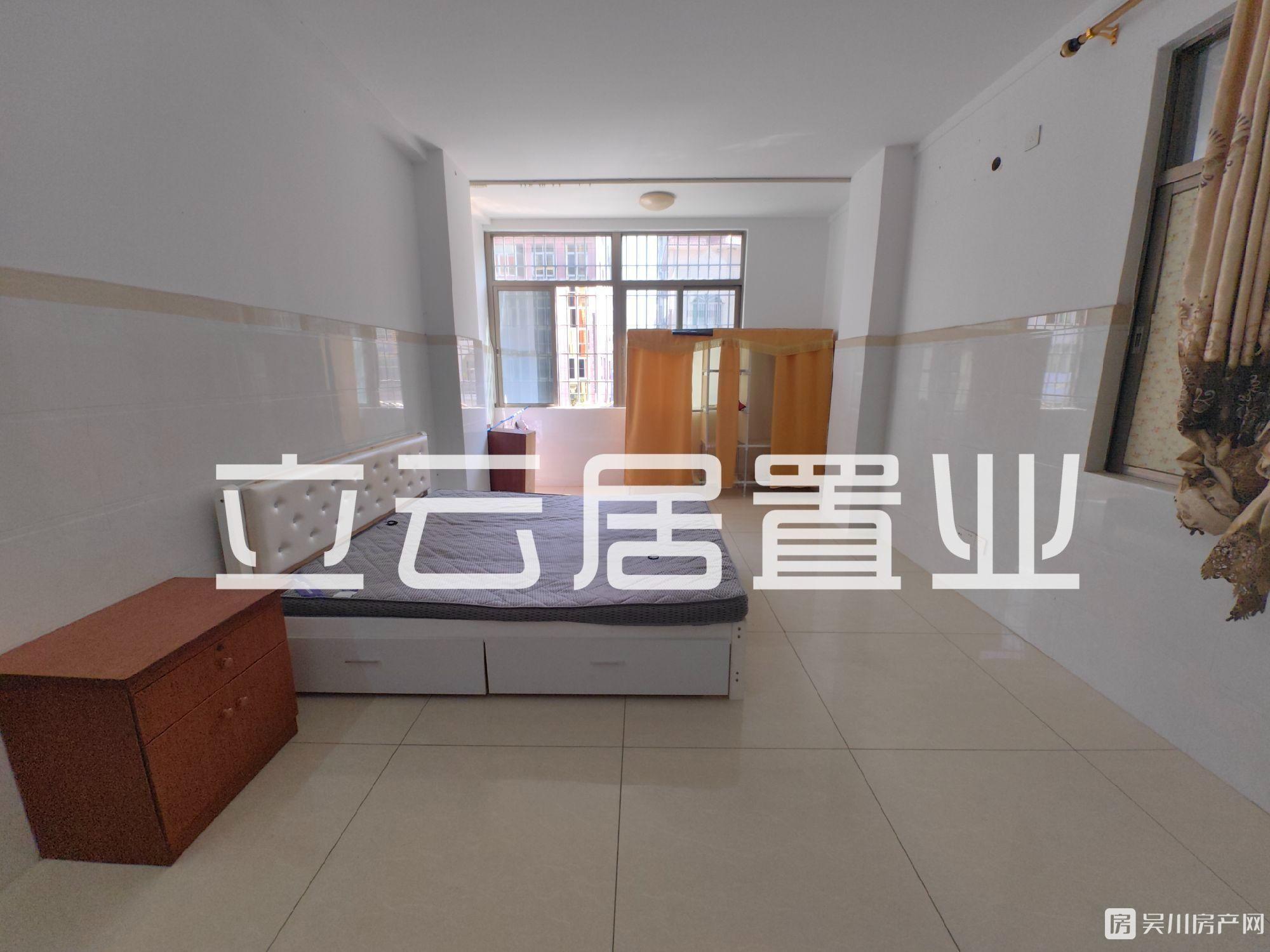 出租廣沿路電梯超大單間1室1衛(wèi)35平米500元也有一個超級大單間650元