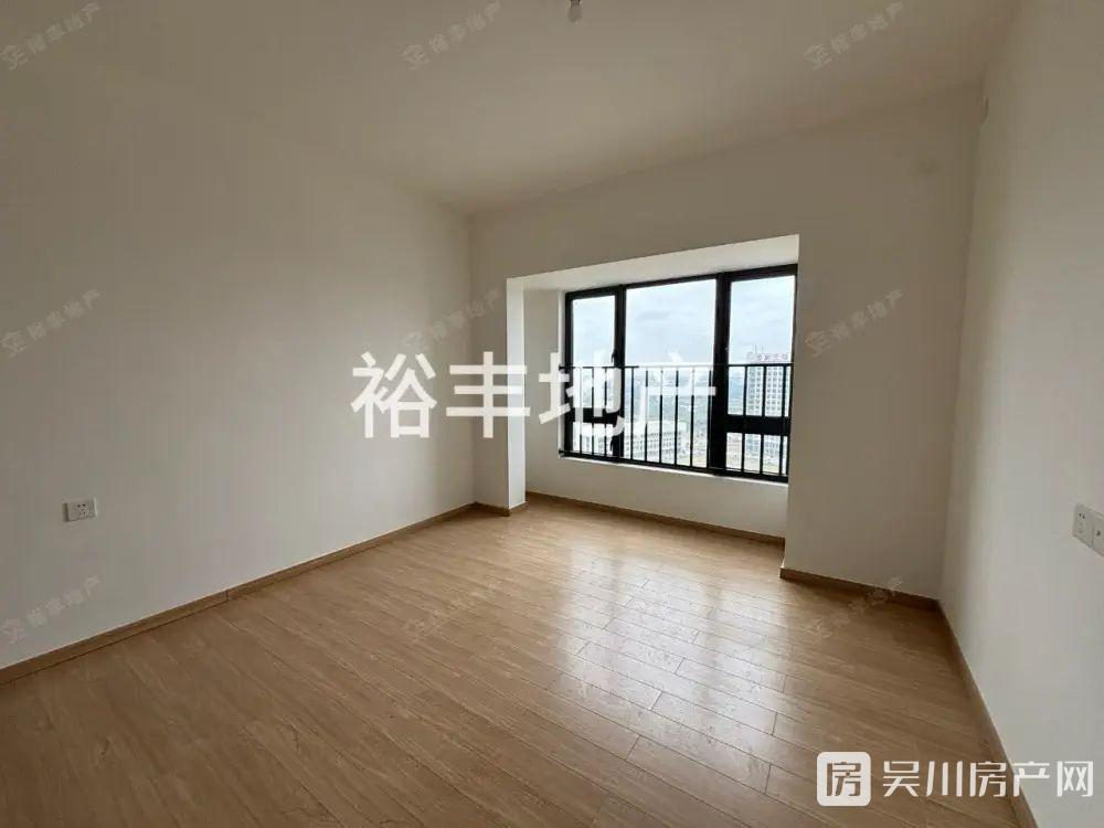 真房實(shí)拍出售敏捷 金玥府5室2廳2衛(wèi)125平米68萬(wàn)住宅