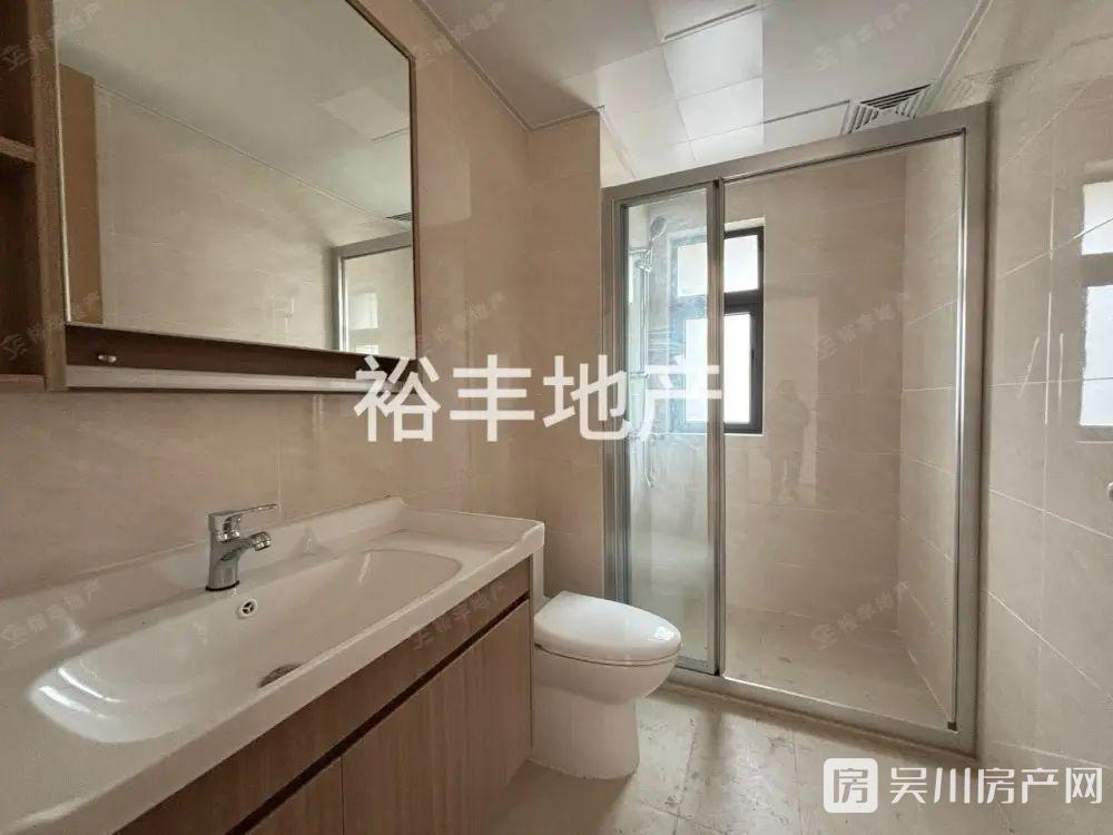 真房實(shí)拍出售敏捷 金玥府5室2廳2衛(wèi)125平米68萬(wàn)住宅