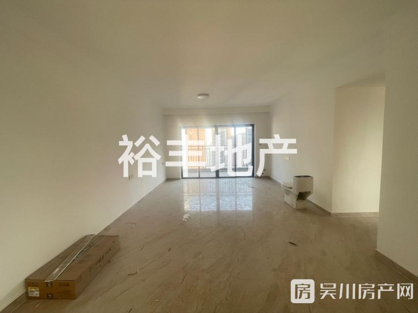 出售吳川奧園冠軍城4室2廳2衛(wèi)125.92平米86.8萬住宅