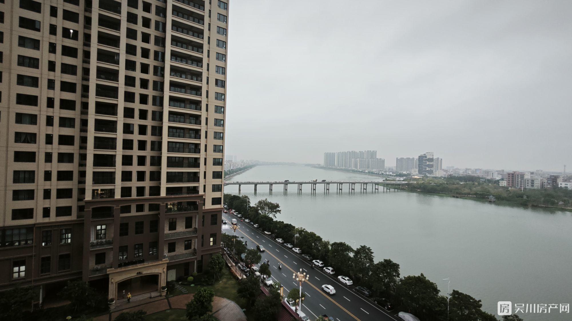 出售華和南國(guó)銀苑5室2廳2衛(wèi)150平米145萬住宅
