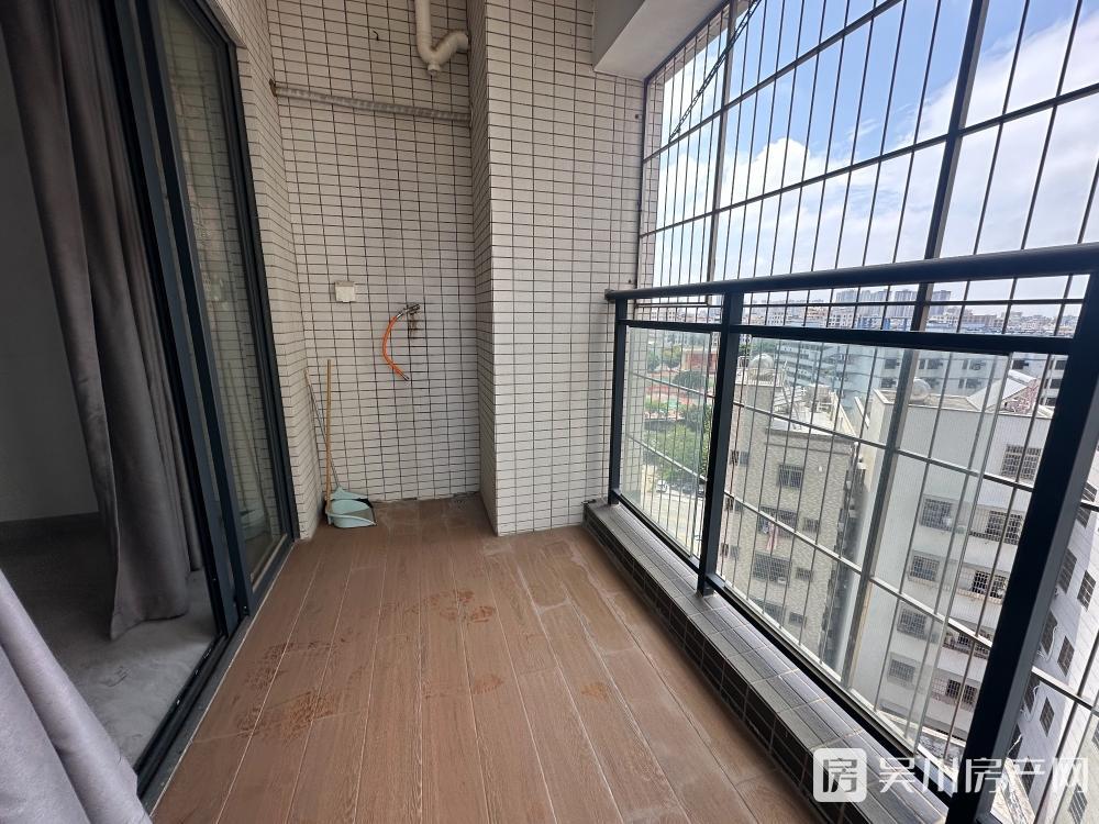 出租名雅居 學(xué)府里拎包入住1室1廳1衛(wèi)1陽(yáng)臺(tái)30平米900元/月住宅