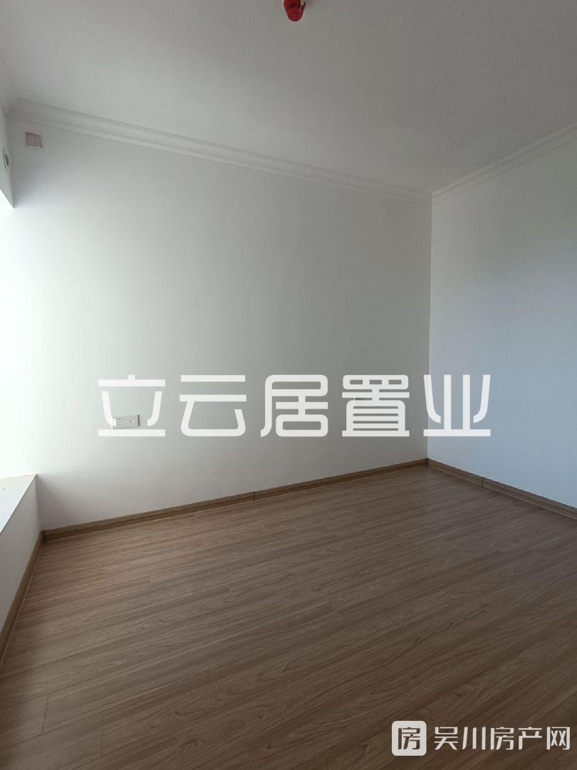 筍到燝碧桂園3室2廳2衛(wèi)2陽123平米僅需1300元