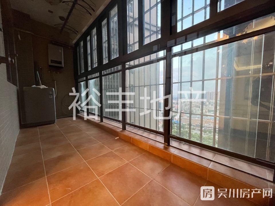 出售海岸 萬(wàn)和城4室2廳2衛(wèi)129平米80萬(wàn)住宅