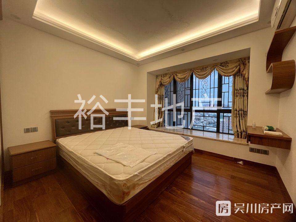 出售海岸 萬(wàn)和城4室2廳2衛(wèi)129平米80萬(wàn)住宅
