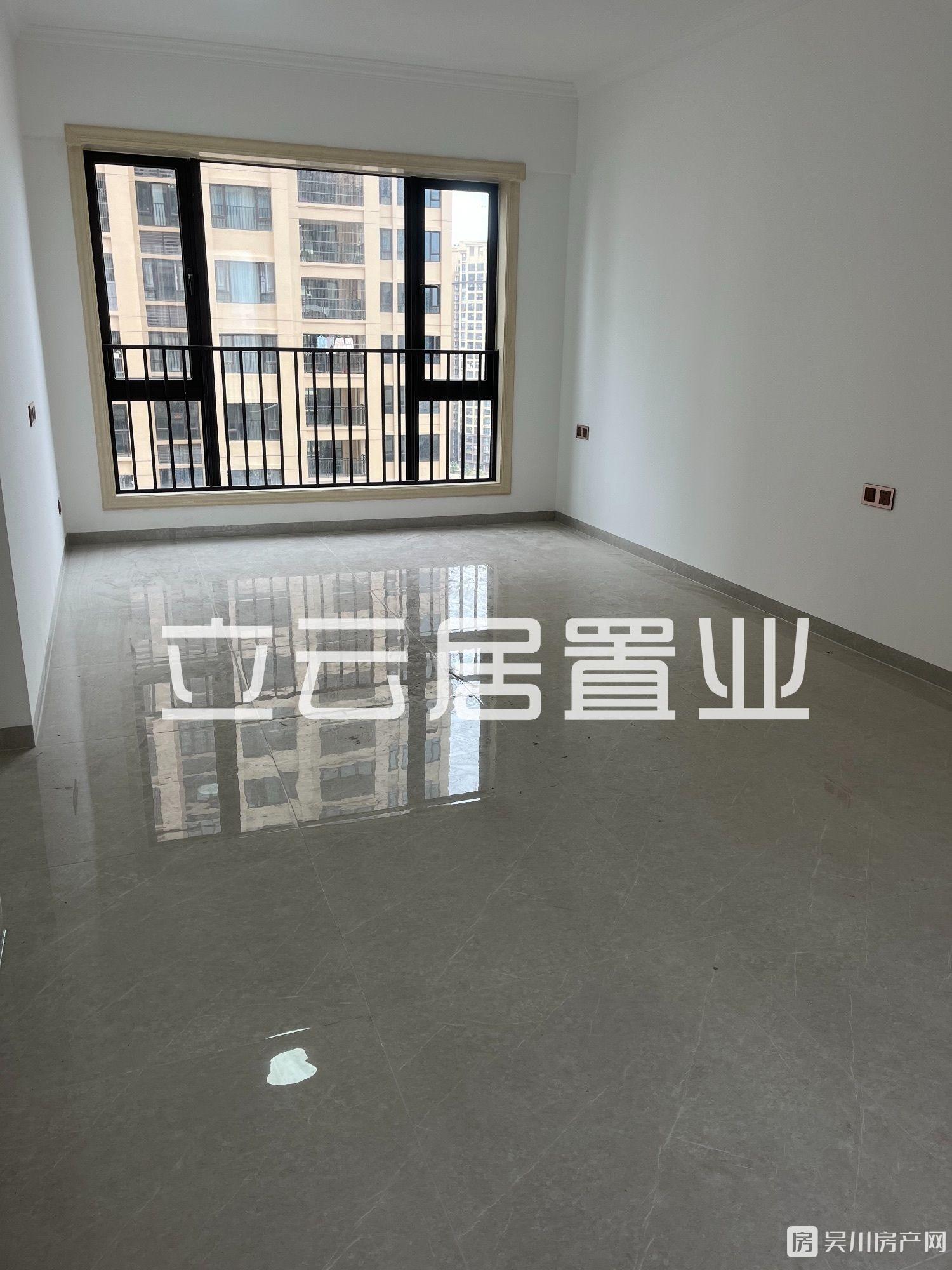 出售筍嘢華和南國銀苑5室2廳2衛(wèi)超靚樓層129.3平米僅需130萬住宅