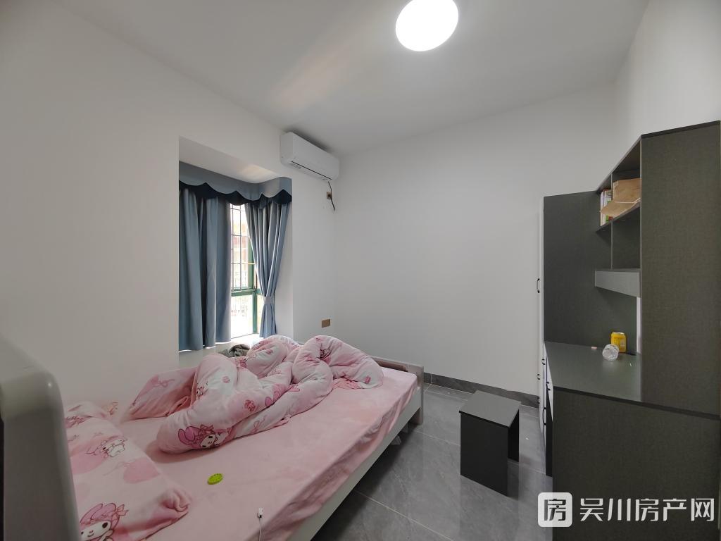 單價(jià)僅5000元出售財(cái)富名門豪裝4房