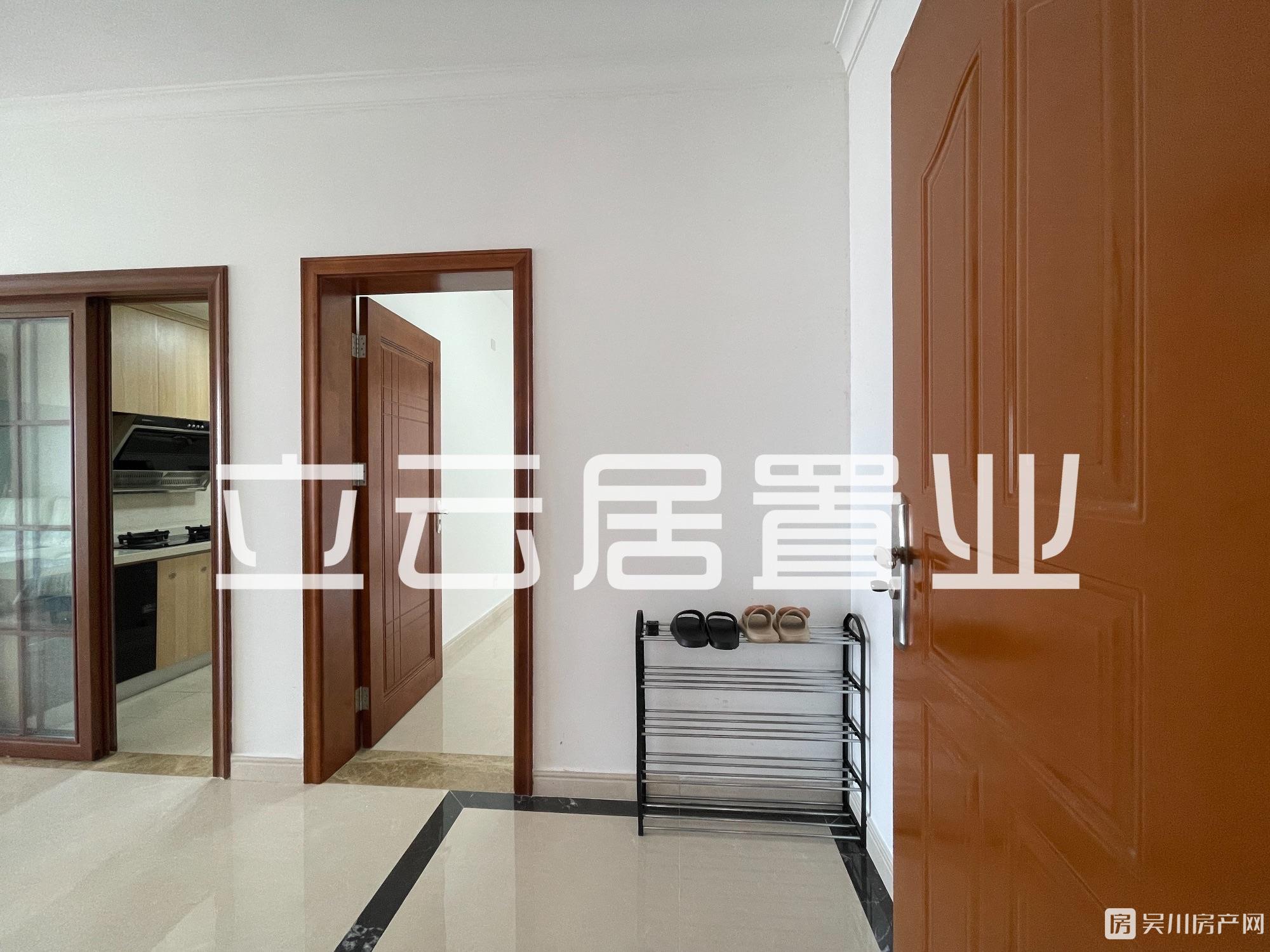 出租廣成 中央公館3室2廳1衛(wèi)83平米1800元/月住宅