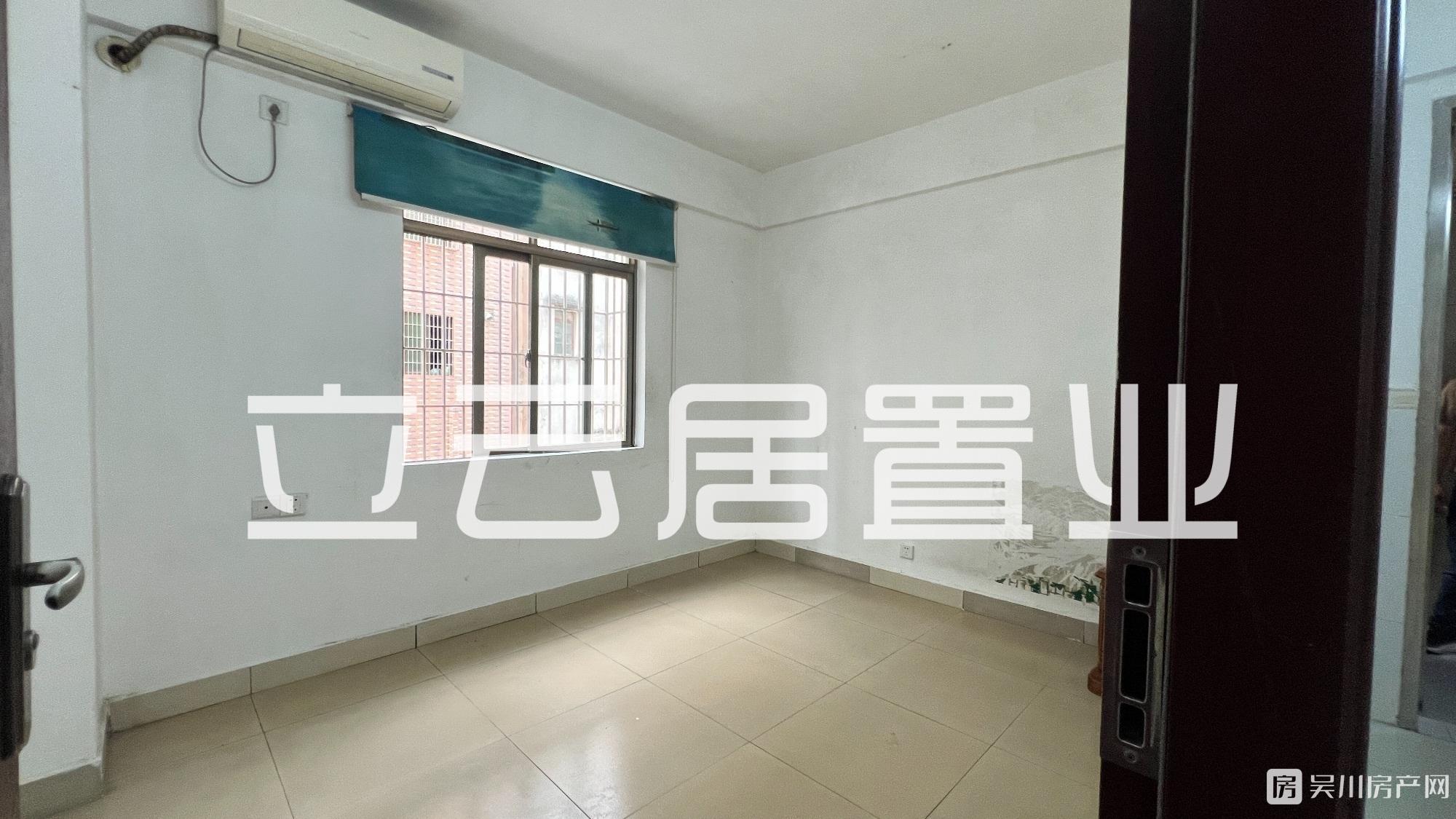 出售金海小區(qū)城建學(xué)區(qū)3室2廳1衛(wèi)99平米38萬(wàn)住宅
