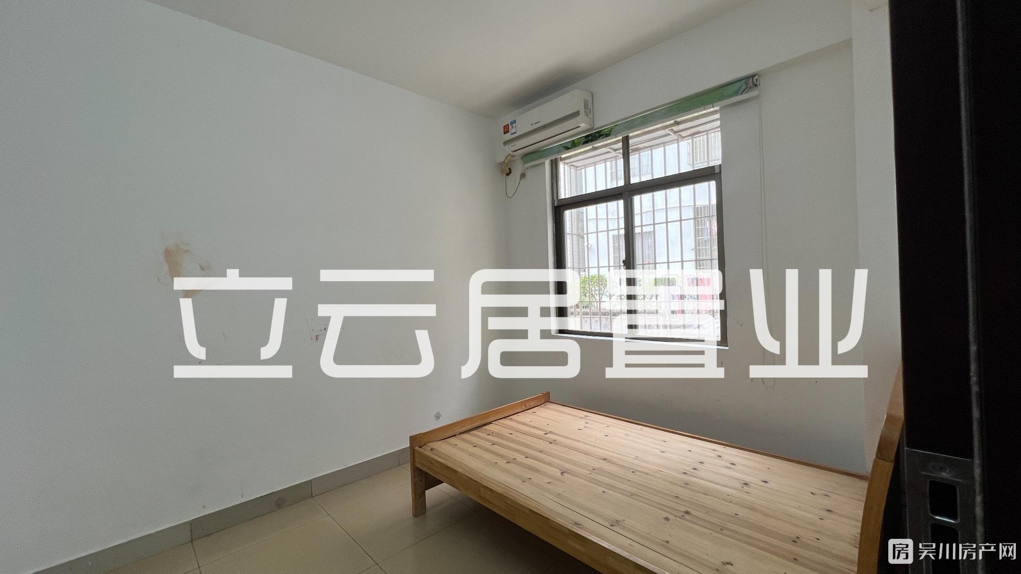出售金海小區(qū)城建學(xué)區(qū)3室2廳1衛(wèi)99平米38萬(wàn)住宅
