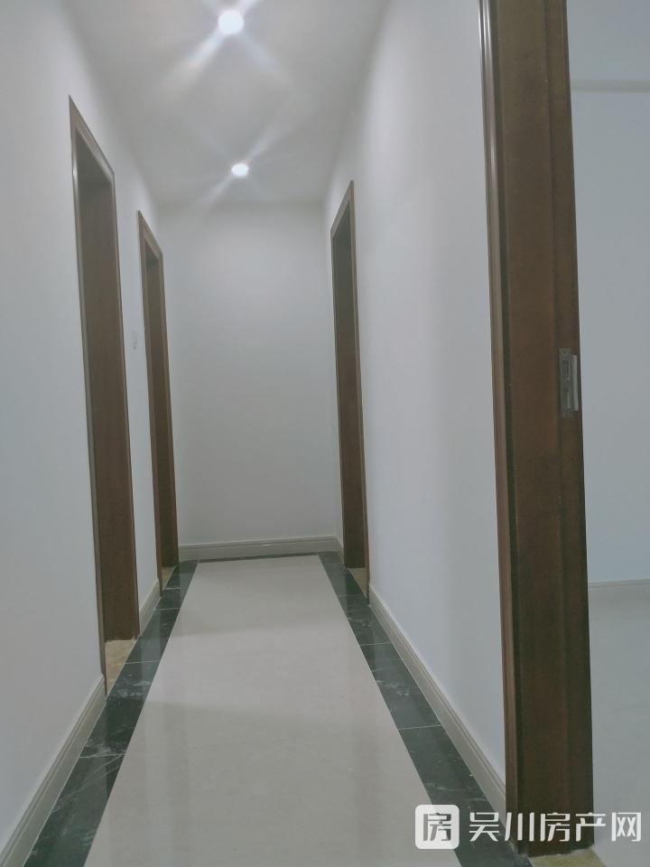 出租吳川奧園冠軍城家私家電齊全4室2廳2衛(wèi)126平米2500元/月住宅