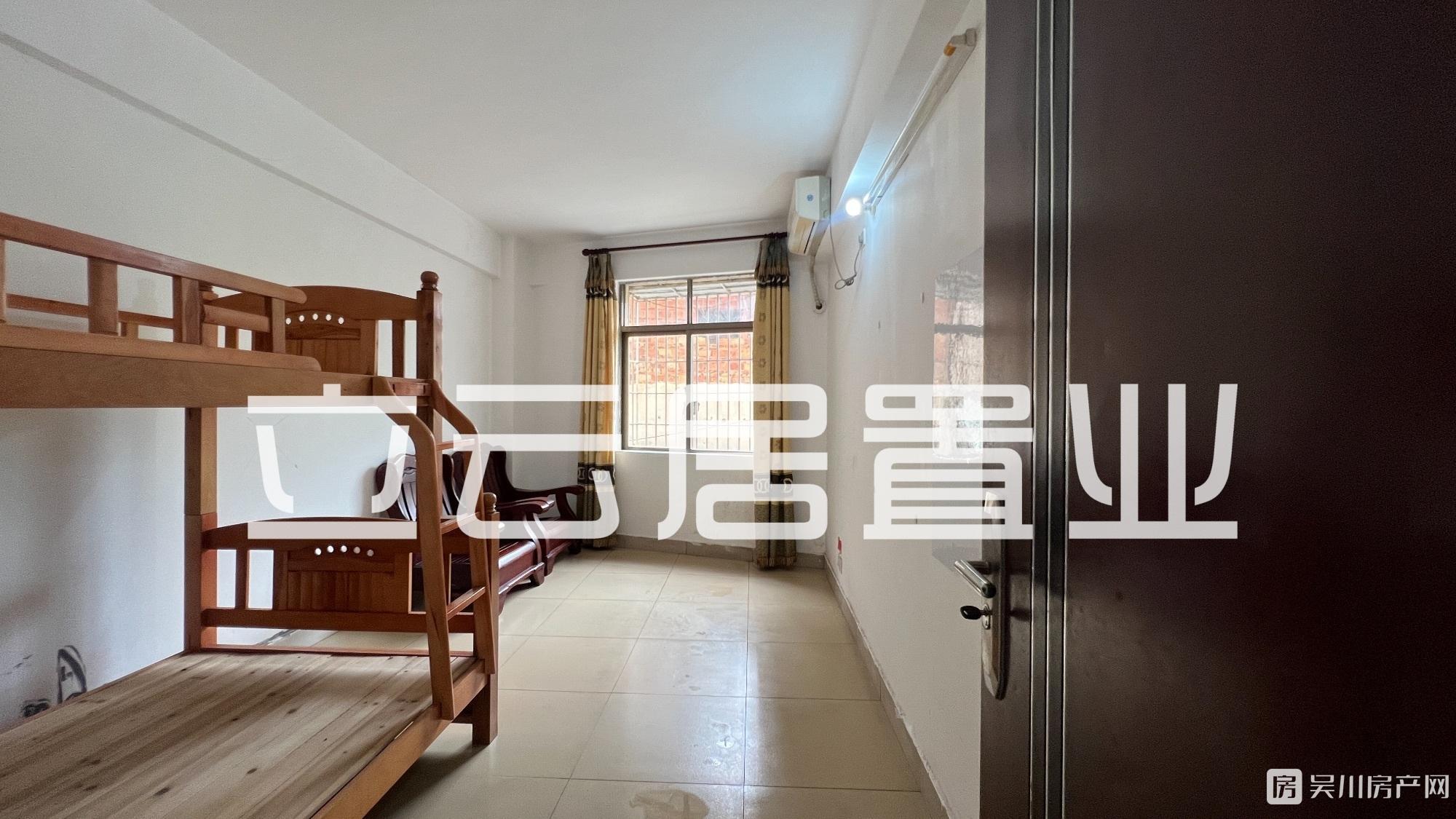 出售金海小區(qū)城建學(xué)區(qū)3室2廳1衛(wèi)99平米38萬(wàn)住宅