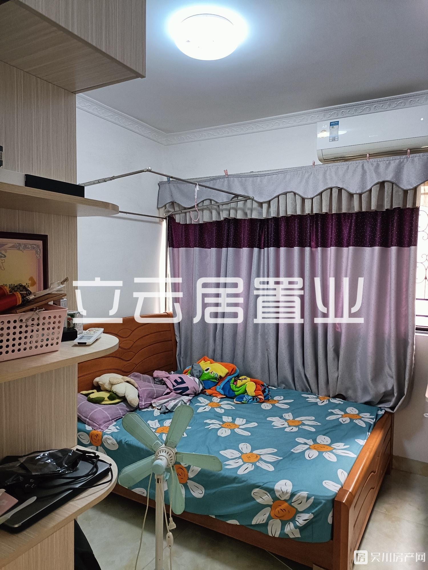 出租海逸半島3室2廳2衛(wèi)120平米2000元/月住宅