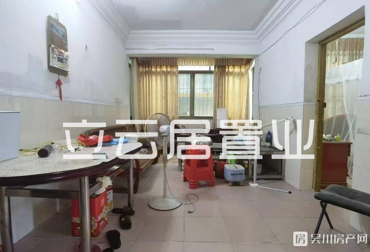 出租供銷街3室2廳1衛(wèi)95平米900元/月住宅