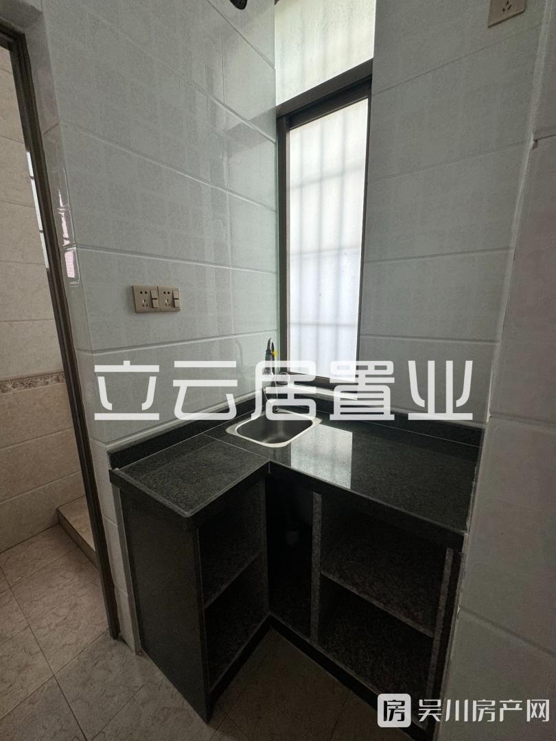 梅苑路私人屋 梅菉區(qū)域 1室1廳1衛(wèi)50平米550元/月住宅