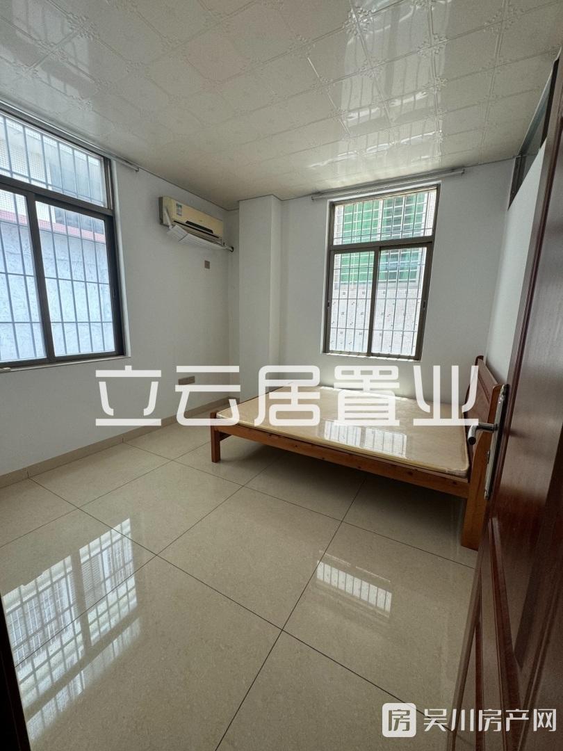 梅苑路私人屋 梅菉區(qū)域 1室1廳1衛(wèi)50平米550元/月住宅
